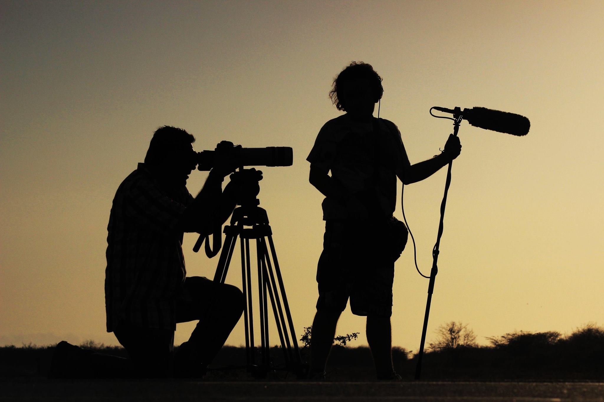 Banner CREA TU HISTORIA: TALLER DE CINE DOCUMENTAL